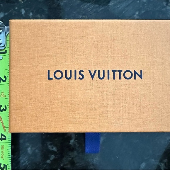 Authentic Small Louis Vuitton Storage Box and 4.5 yards of ribbon - Picture 7 of 8